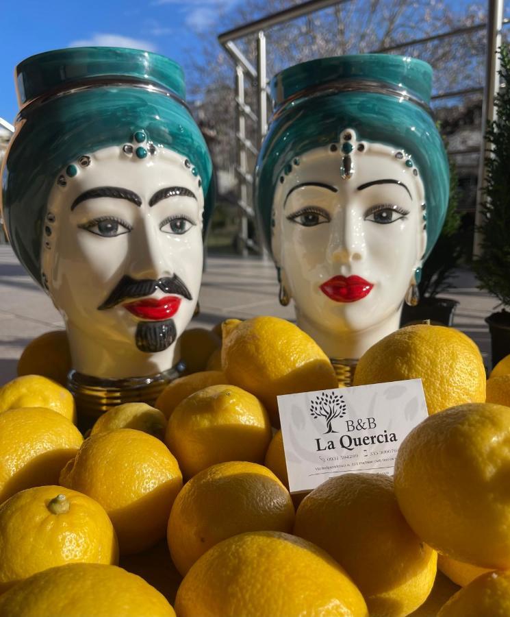 パキーノ La Quercia Bed & Breakfast エクステリア 写真